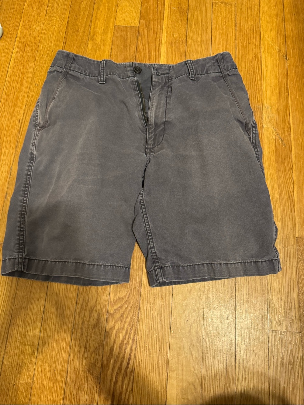Old Navy Men's Flat-Front Shorts in Slate Gray/Navy